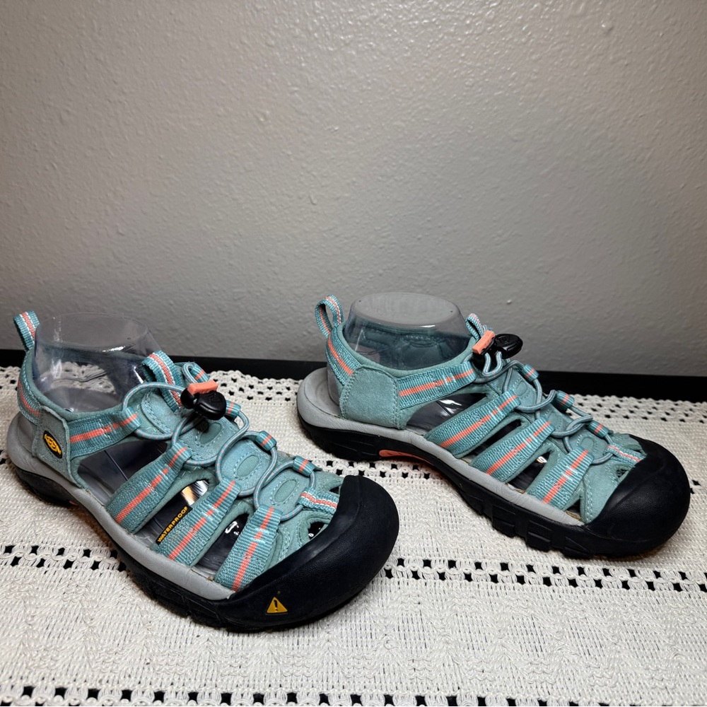 Keen Women’s Teal and Black Outdoor Sandals - Picture 2 of 7